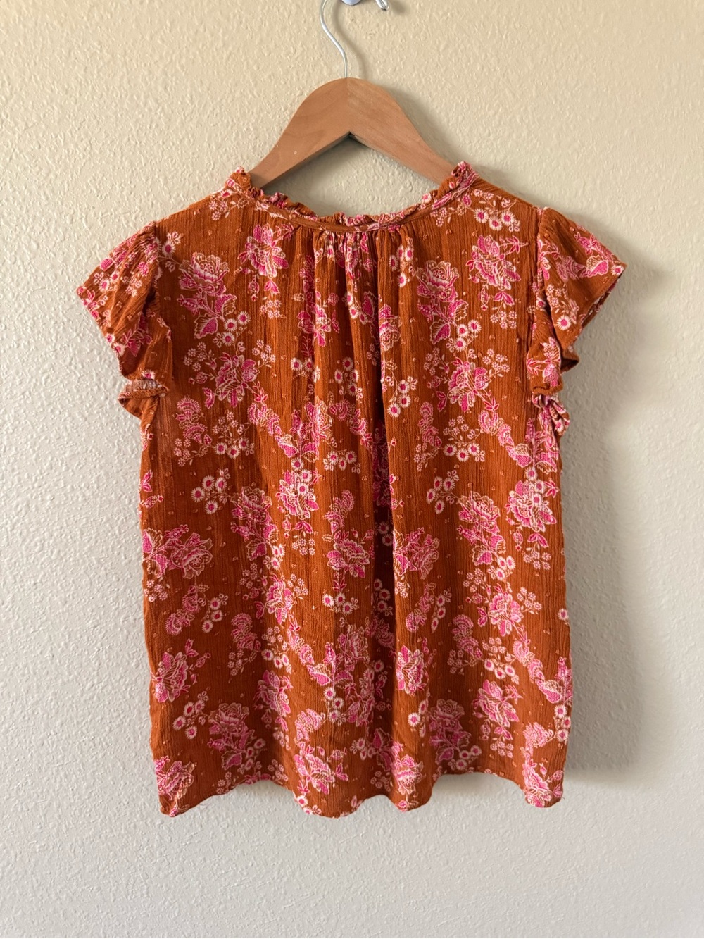 Rose & Olive Rust Floral Ruffle Sleeve Blouse - Picture 6 of 7